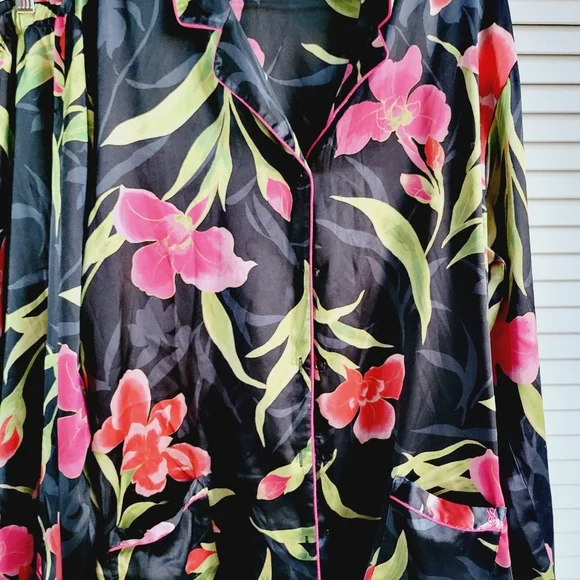 Victorias secret 2pc satin pjs set - Picture 5 of 6